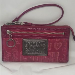 Coach Wristlet (Pink)
